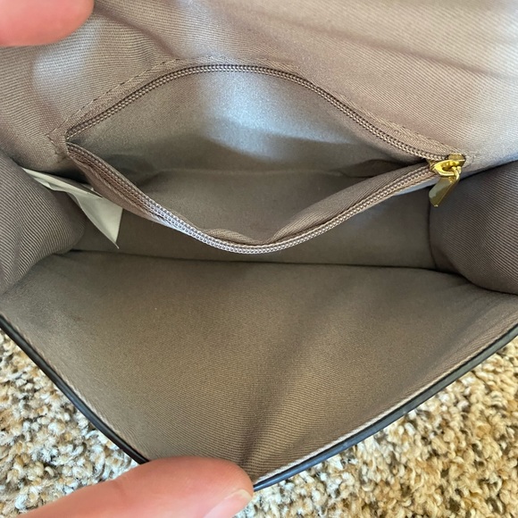 Honey Comb Bee Purse - Picture 4 of 4